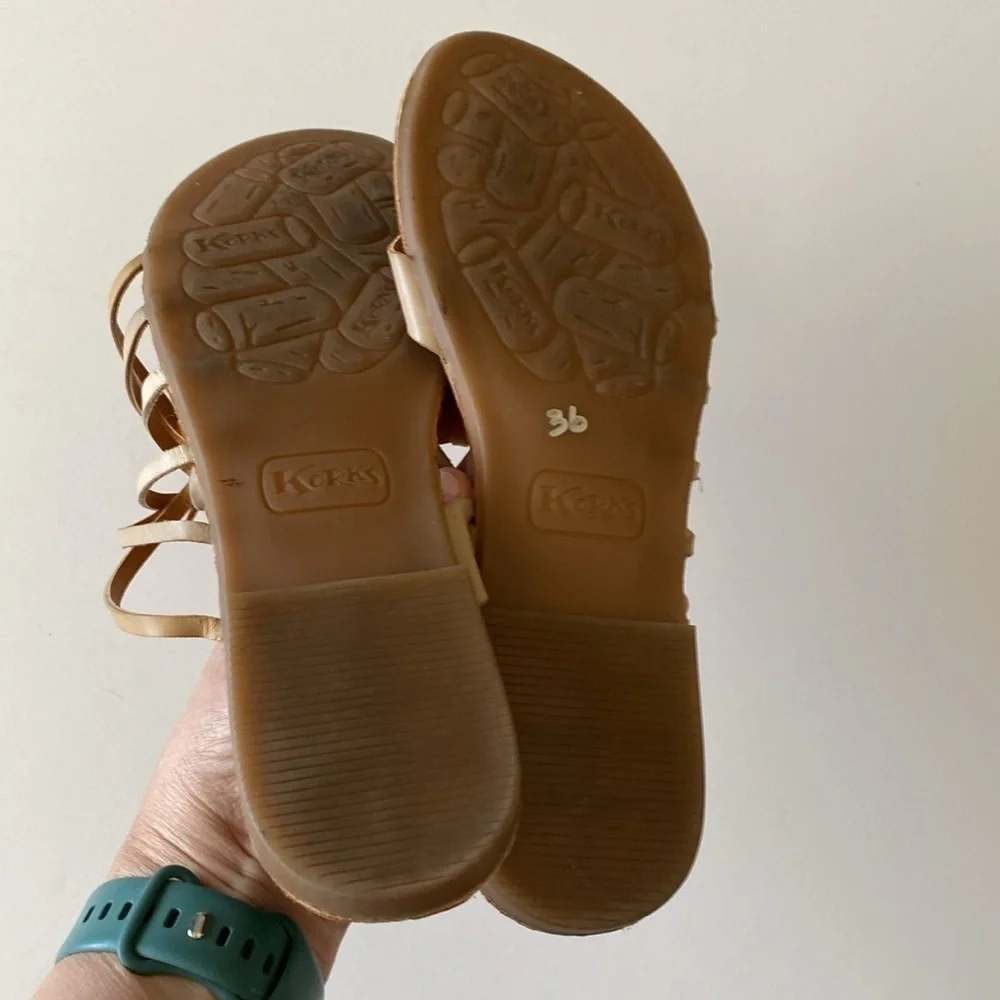 Korks leather slip on sandals toe strap women’s 10